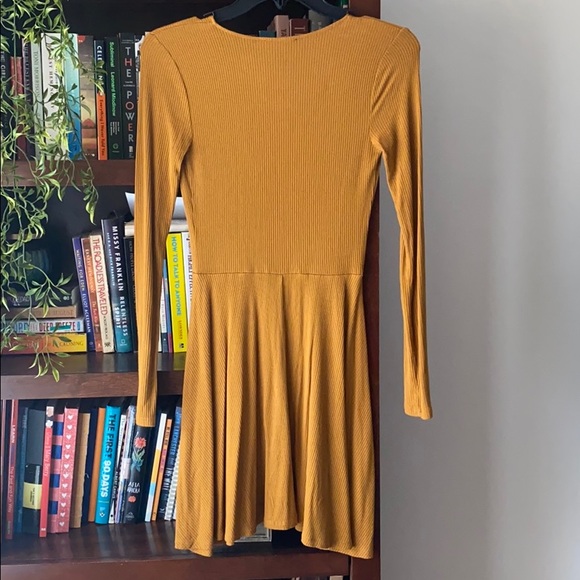 Camel dress - Picture 3 of 4